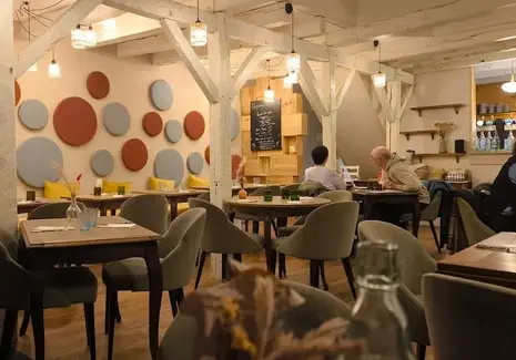restaurant avec terrasse à Québriac - image 3